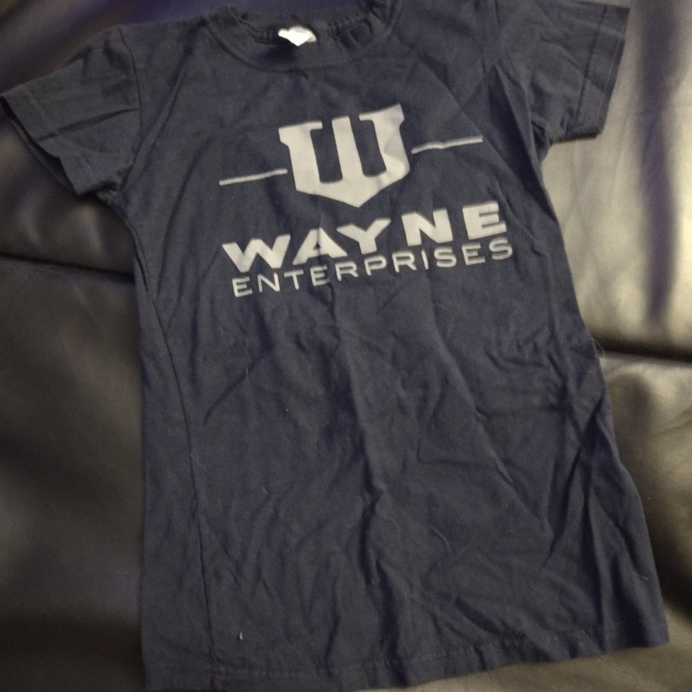Wayne Enterprises T-Shirt Size S